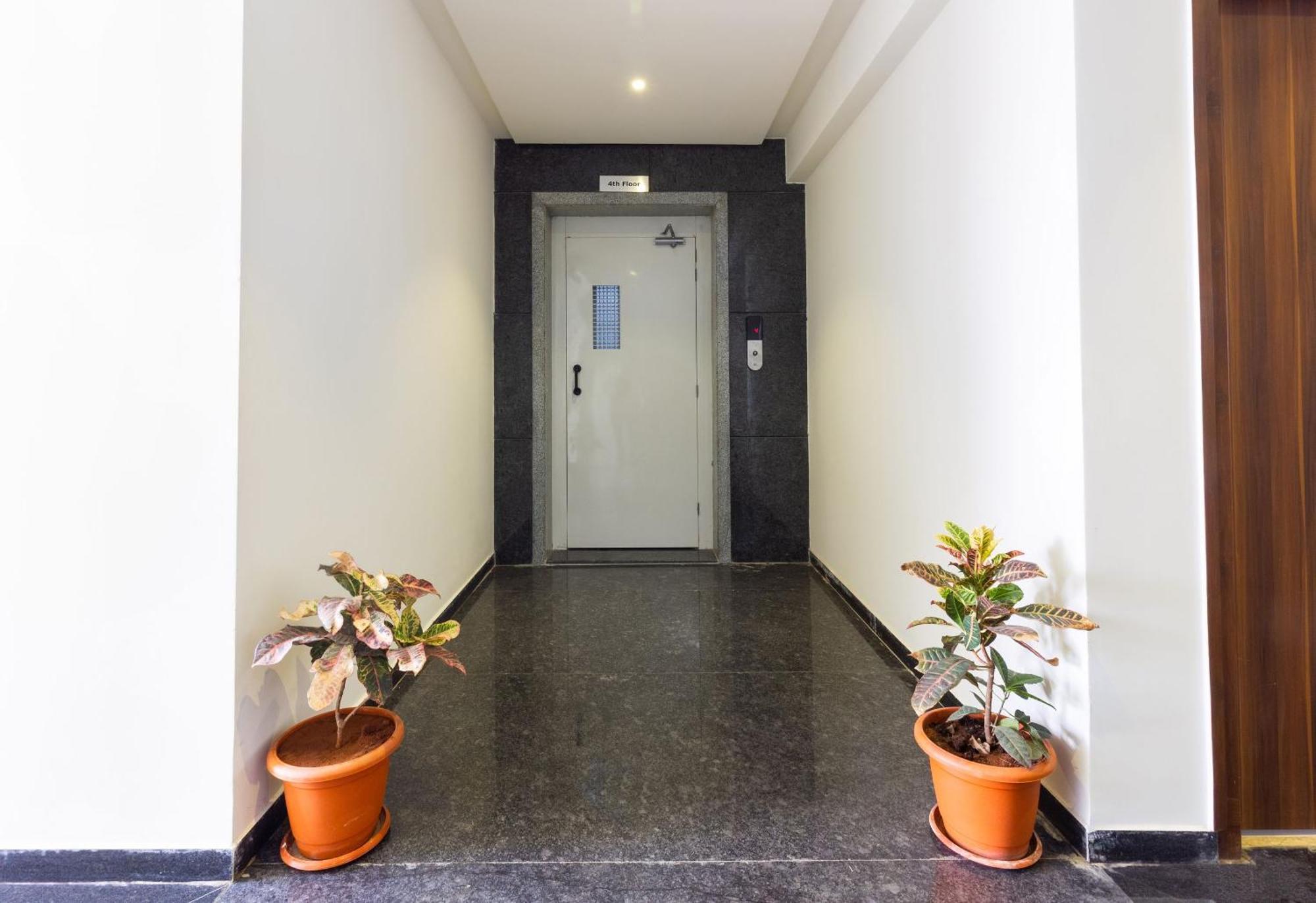 Super Hotel O Qualia Inn Kondapur Near Botanical Garden Hyderabad Exterior photo